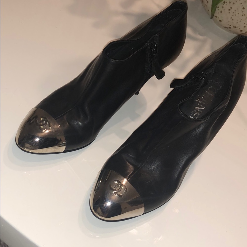CHANEL Calfskin Silver Cap Toe Ankle Boots 38
